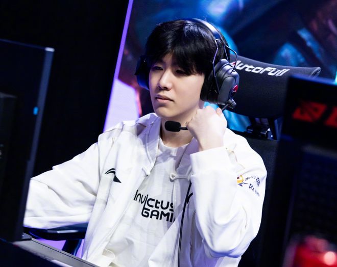 焦点不仅聚 焦点不仅聚