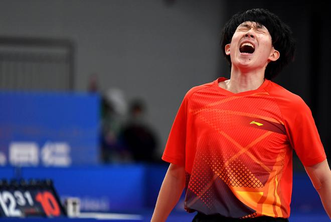 争极其激烈 争极其激烈